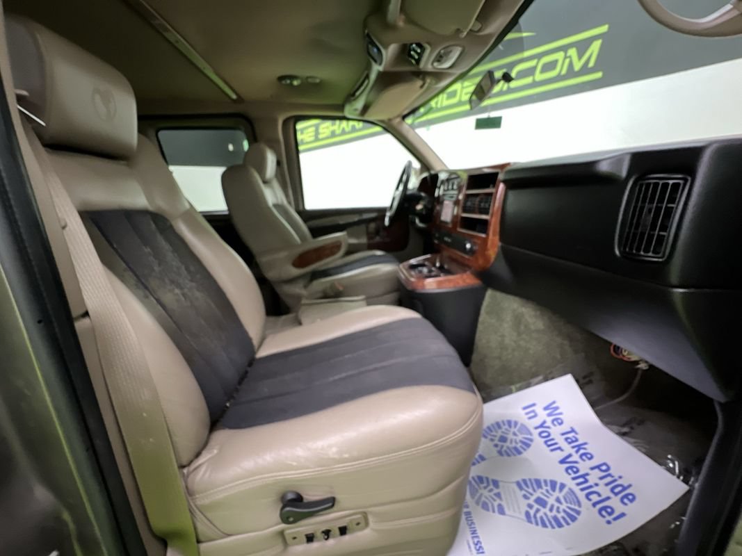 Used 2014 GMC Savana 1500 RWD image 30