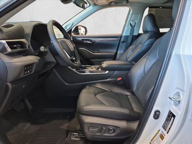 New 2026 Toyota Highlander Limited AWD/4WD image 4