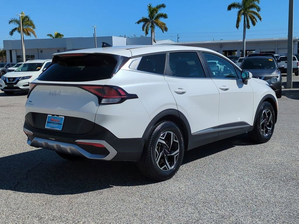 Used 2024 Kia Sportage LX image 5