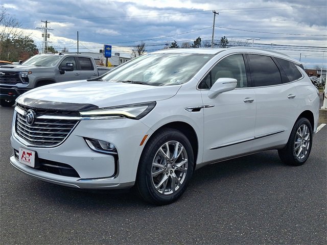 Certified 2022 Buick Enclave Essence w/ Experience Buick Package image 3