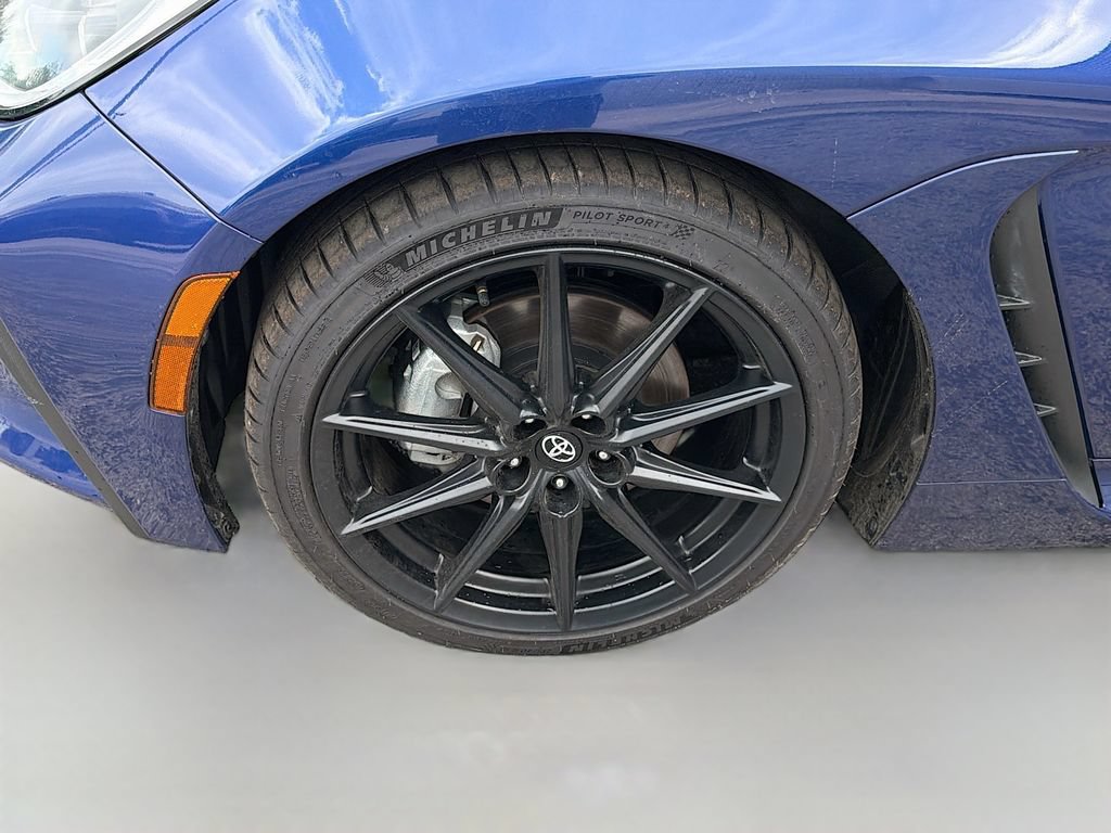 Used 2025 Toyota GR86 Premium w/ ALL Weather Mat Package (TMS) RWD image 29