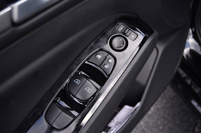 New 2025 Nissan Altima 2.5 SL image 9