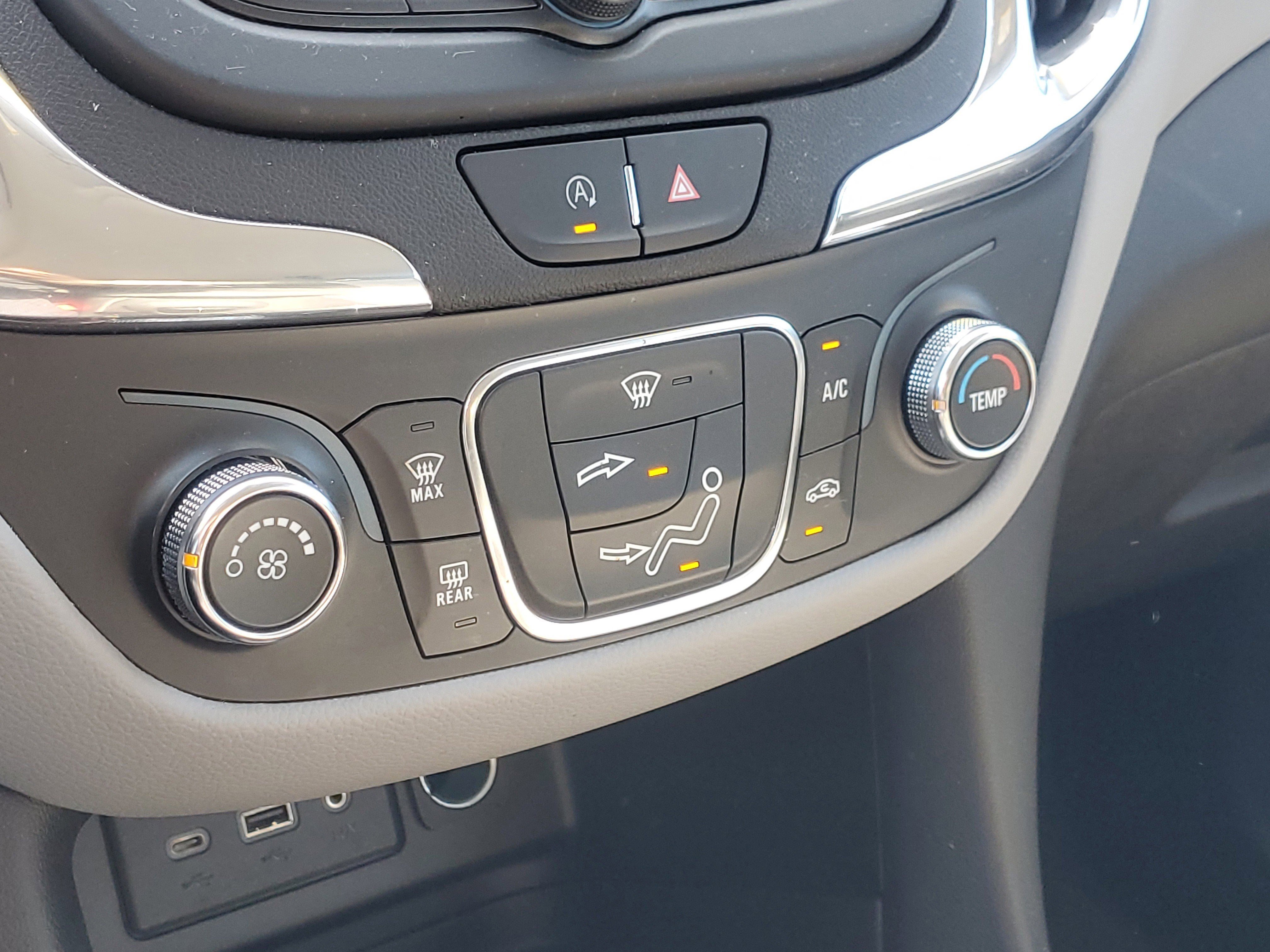 Used 2023 Chevrolet Equinox LS image 27