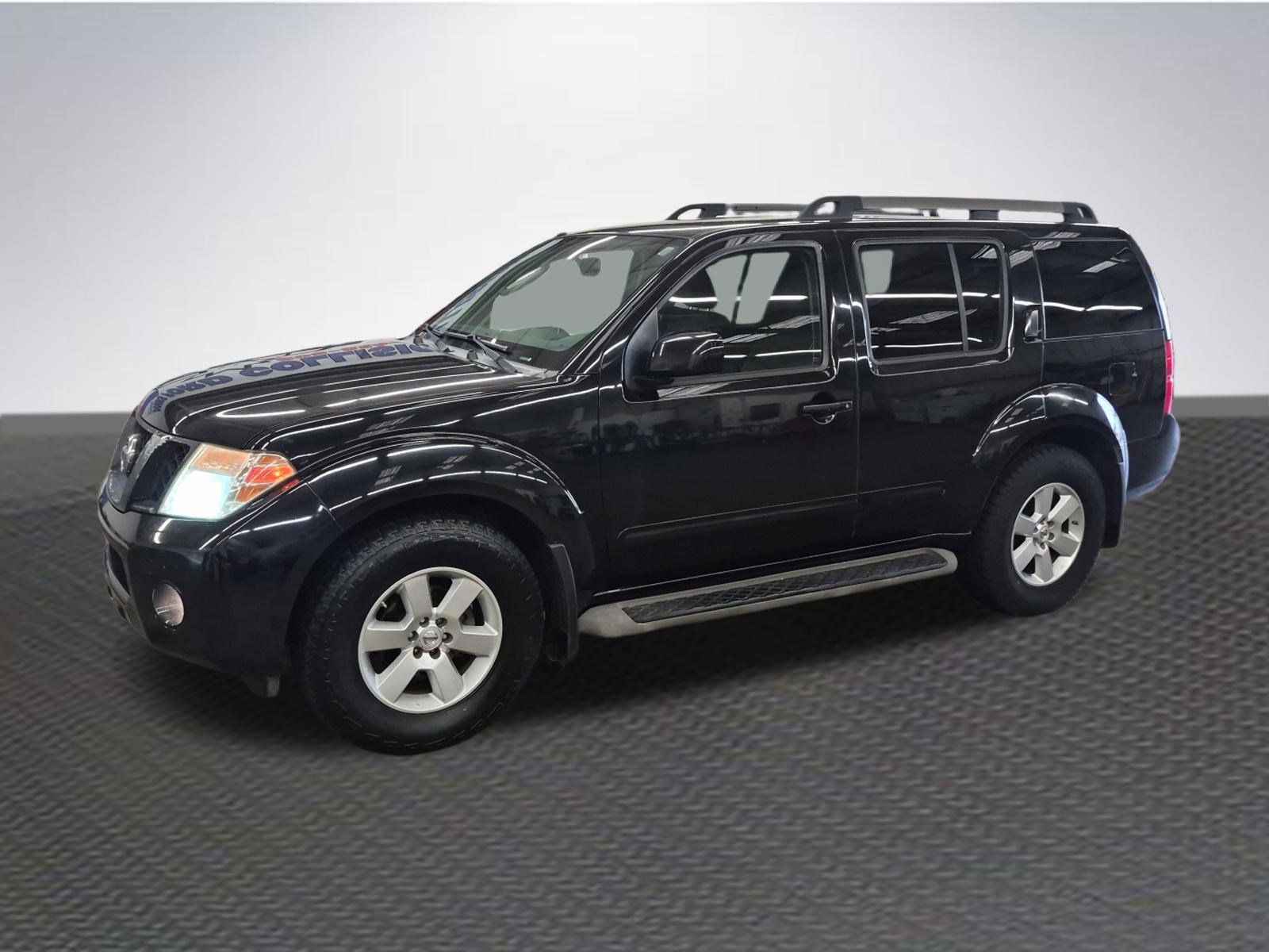 Used 2011 Nissan Pathfinder SV w/ Protection Pkg RWD image 2