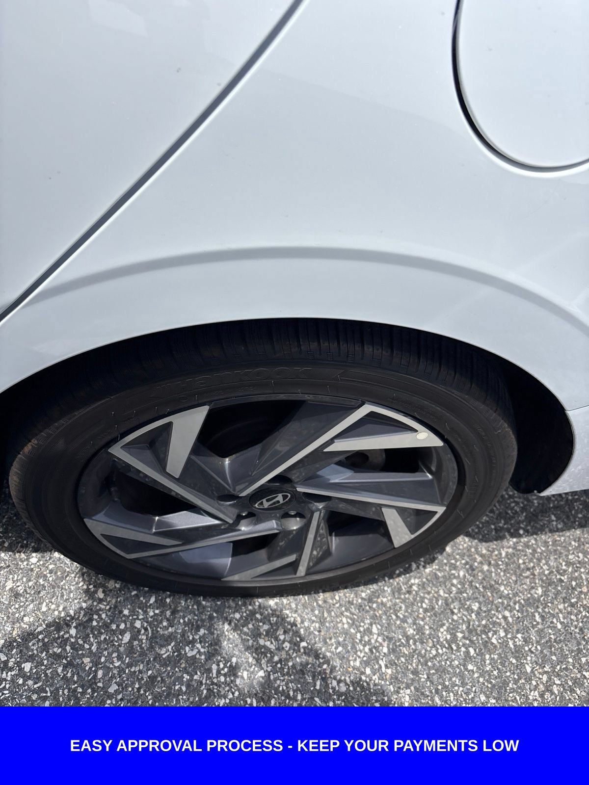 Used 2025 Hyundai Elantra Limited FWD image 12