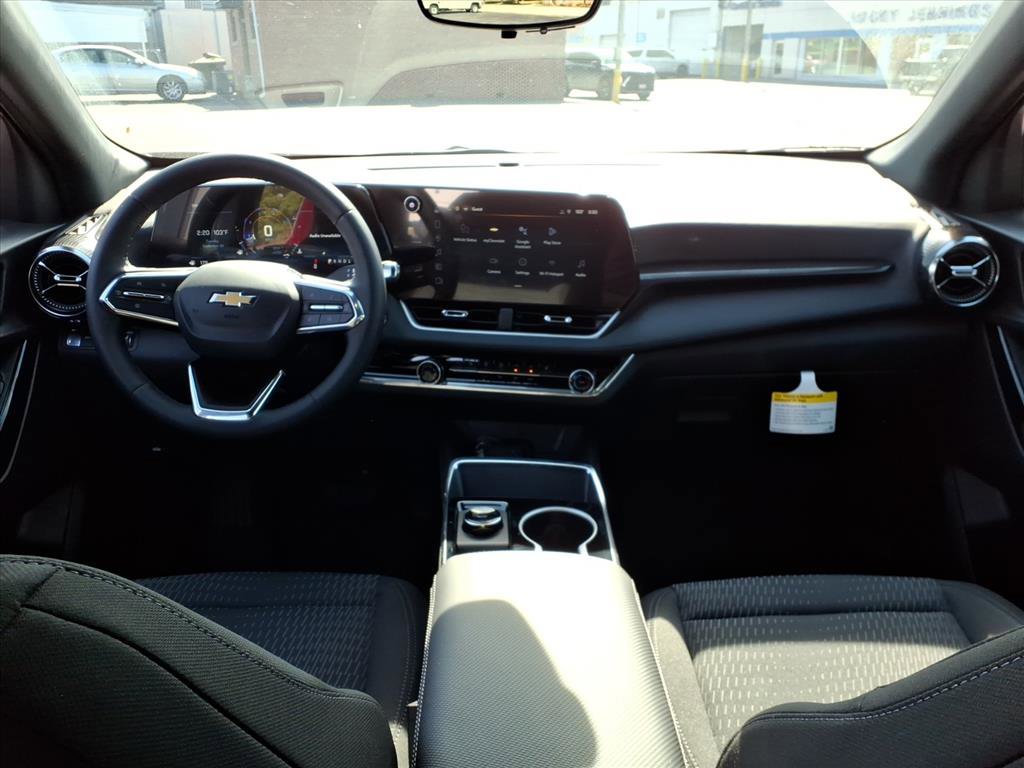 New 2026 Chevrolet Equinox LT w/ Safety and Technology Package image 4