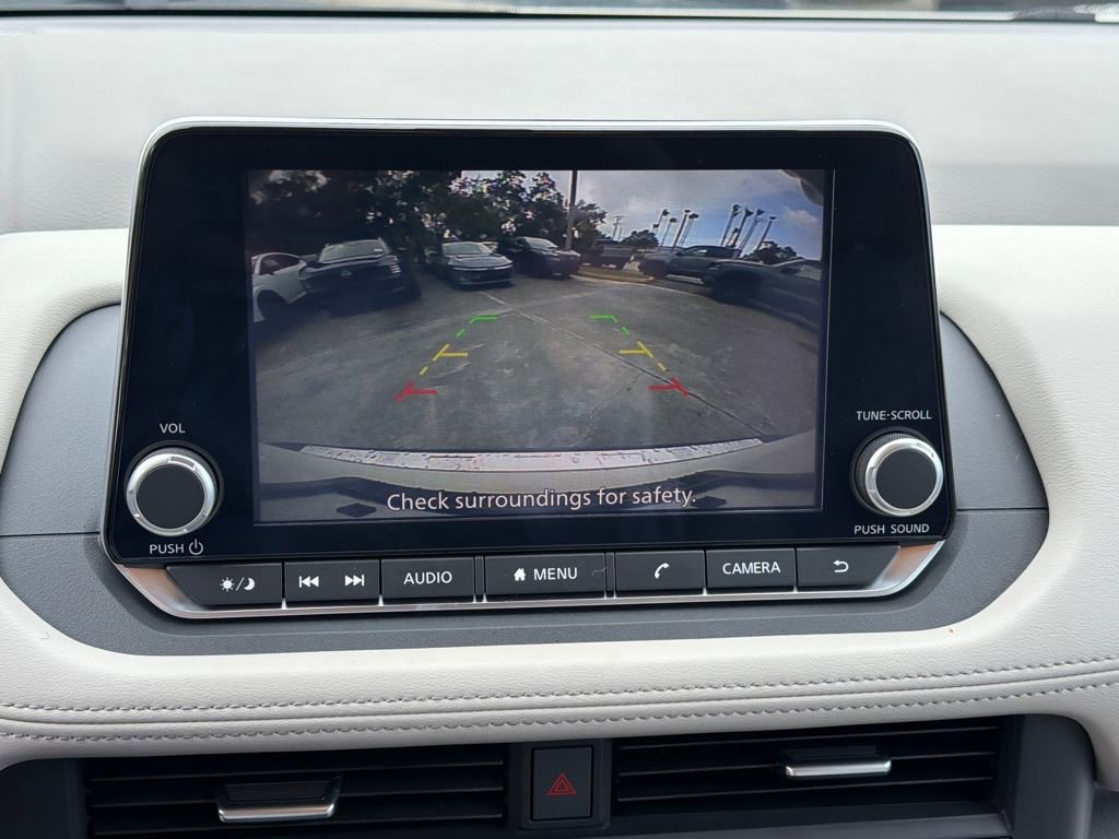 Used 2023 Nissan Rogue SV image 27