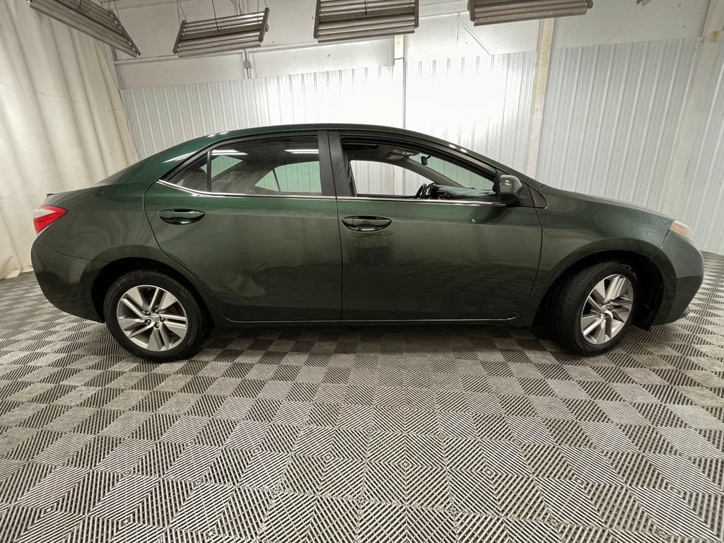 Used 2015 Toyota Corolla LE FWD image 14