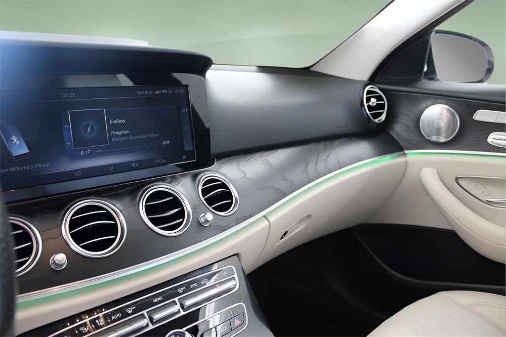 Used 2017 Mercedes-Benz E 300 4MATIC image 14