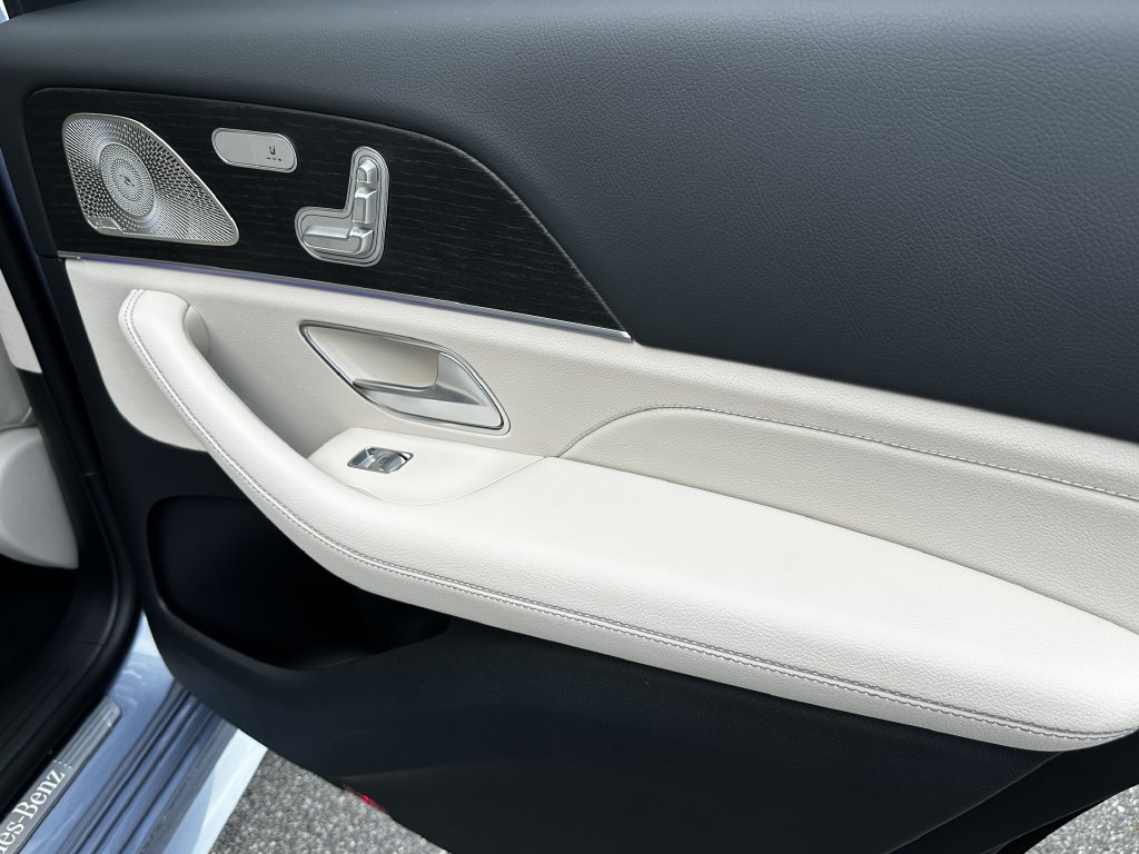 New 2026 Mercedes-Benz GLS 450 4MATIC image 19