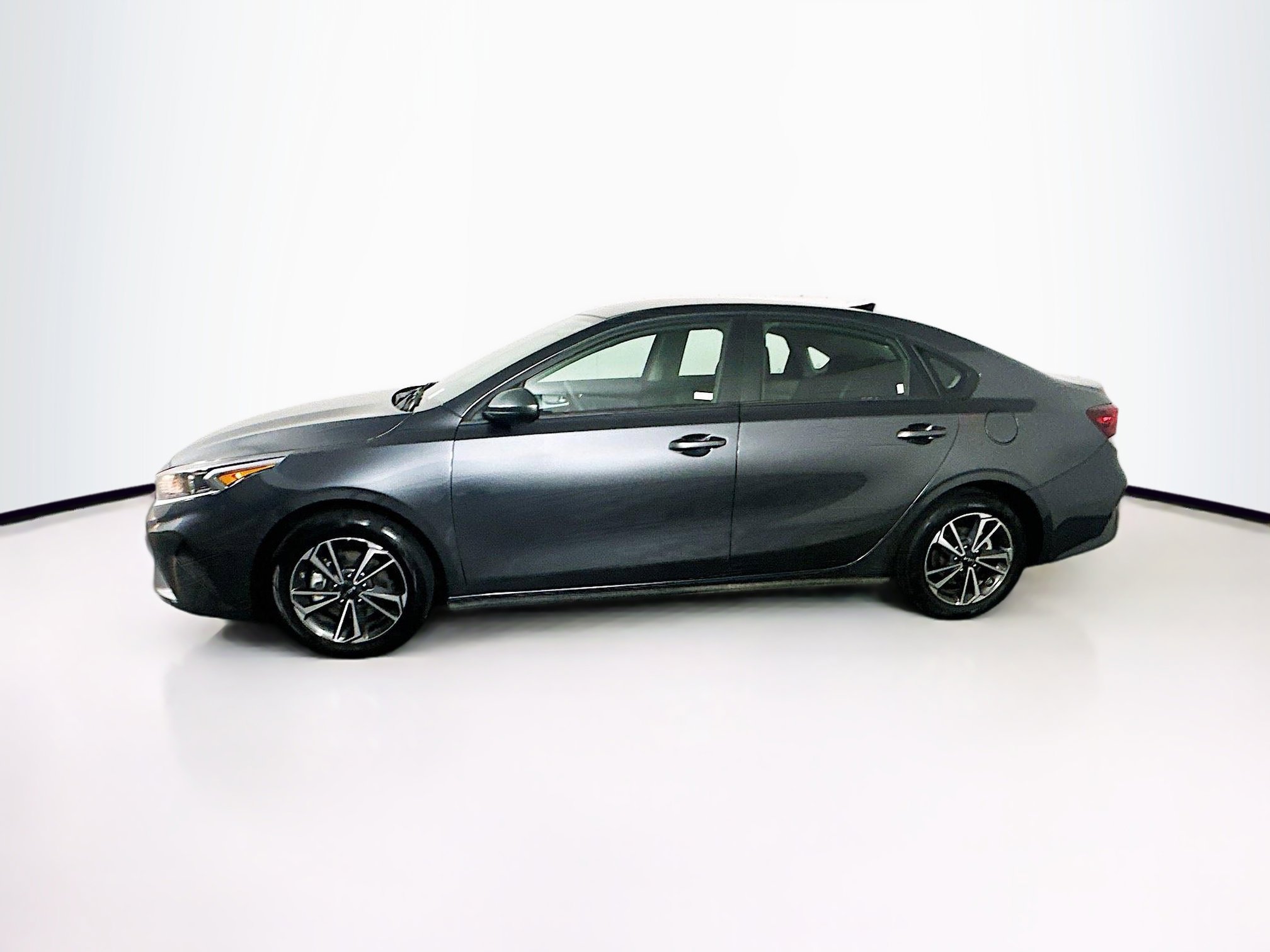 Used 2024 Kia Forte LXS image 4