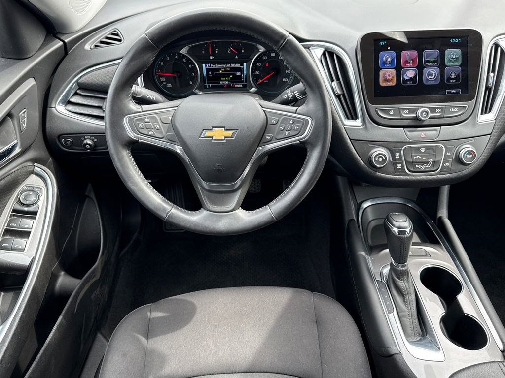 Used 2017 Chevrolet Malibu LT image 17