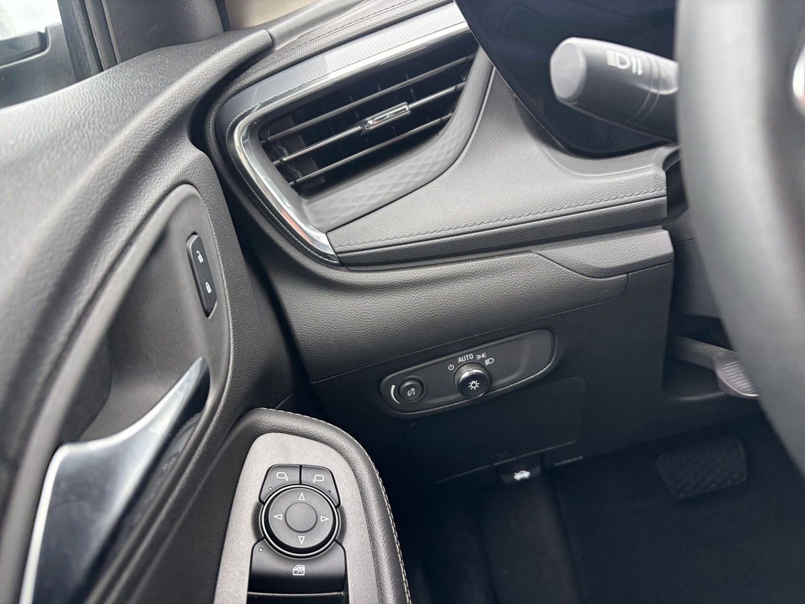 Used 2025 Buick Encore GX Preferred FWD image 33