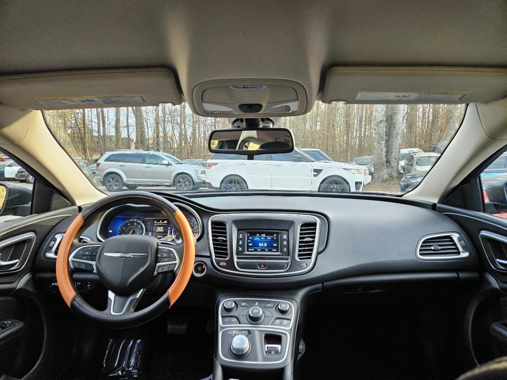 Used 2015 Chrysler 200 Limited image 31