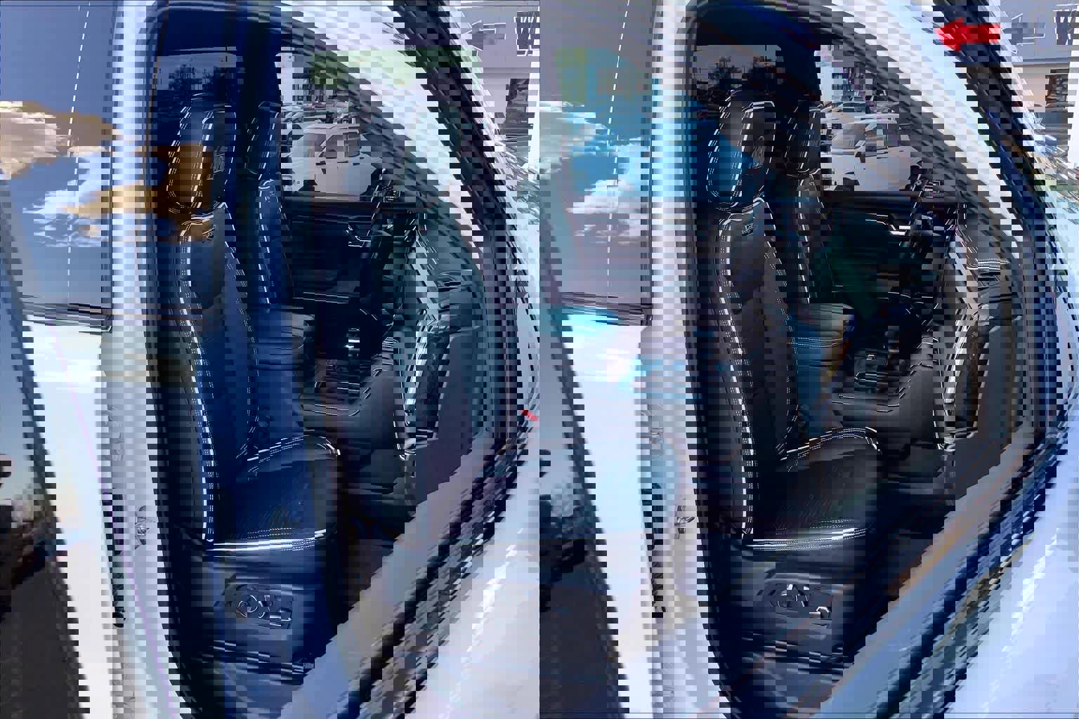 Used 2024 GMC Sierra 1500 AT4X w/ AT4X AEV Edition image 9