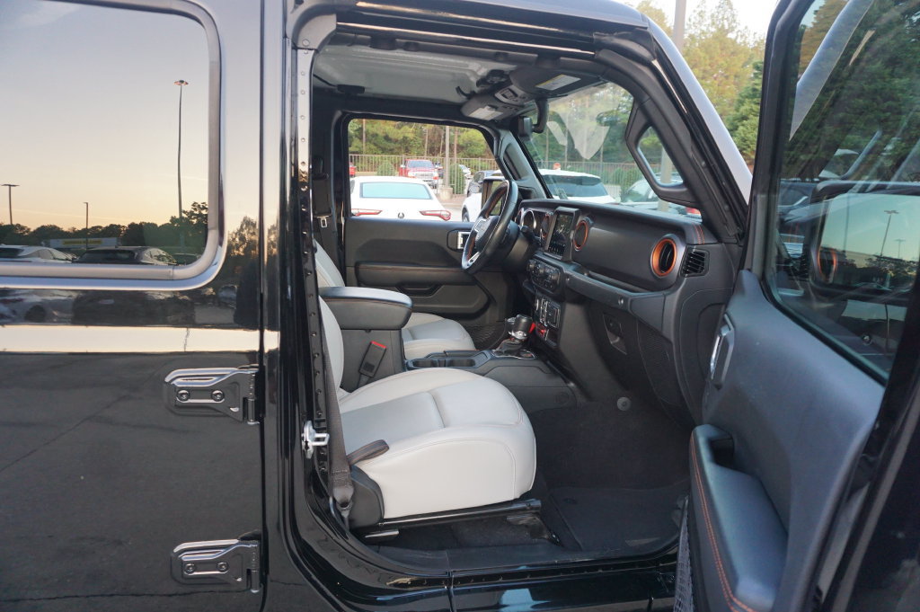 Used 2023 Jeep Gladiator Mojave w/ Trailer Tow Package AWD/4WD image 17