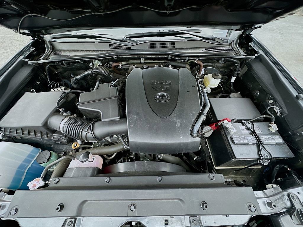 Used 2023 Toyota Tacoma TRD Sport w/ Technology Package image 27