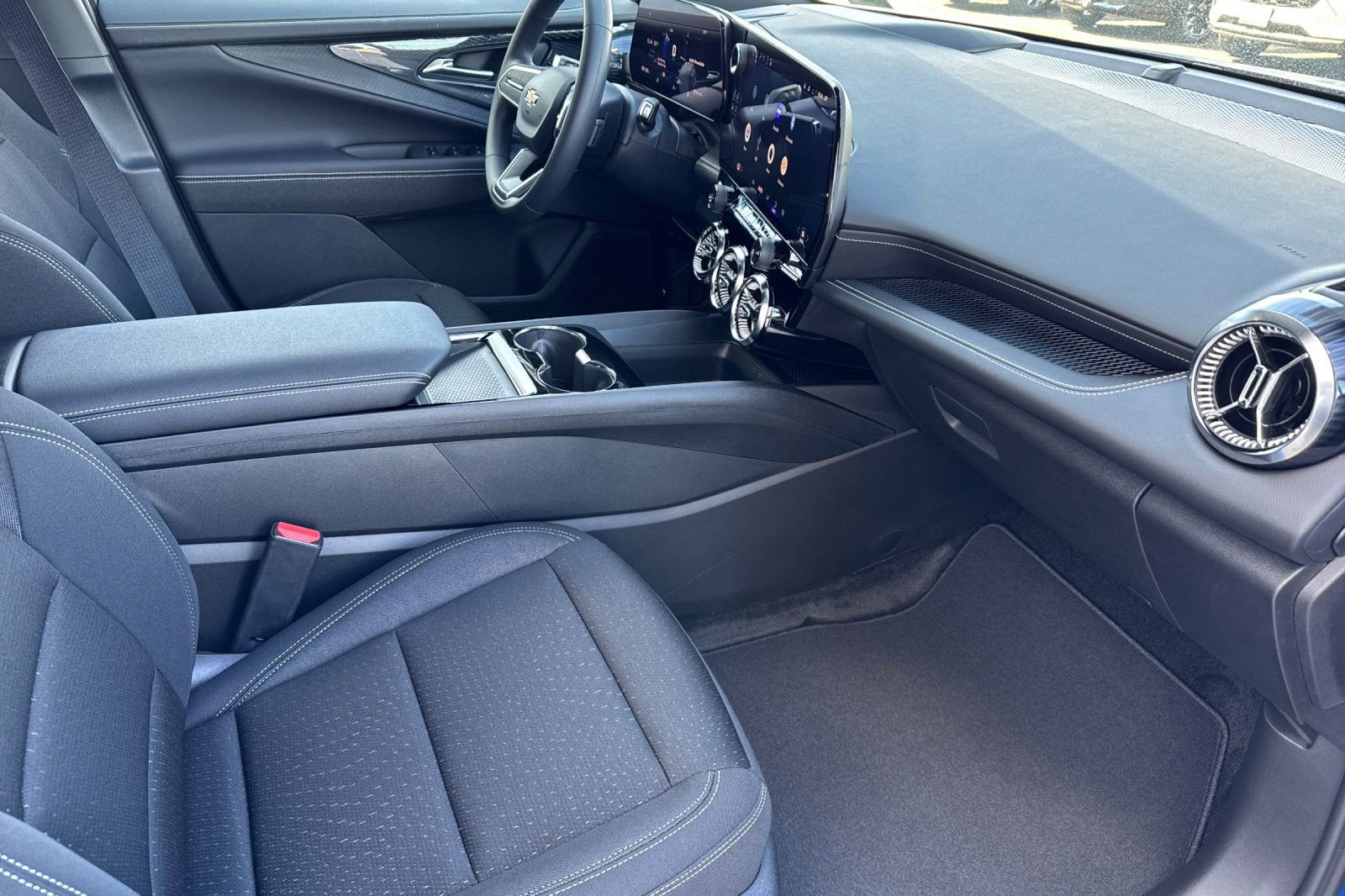 New 2025 Chevrolet Blazer EV LT image 16