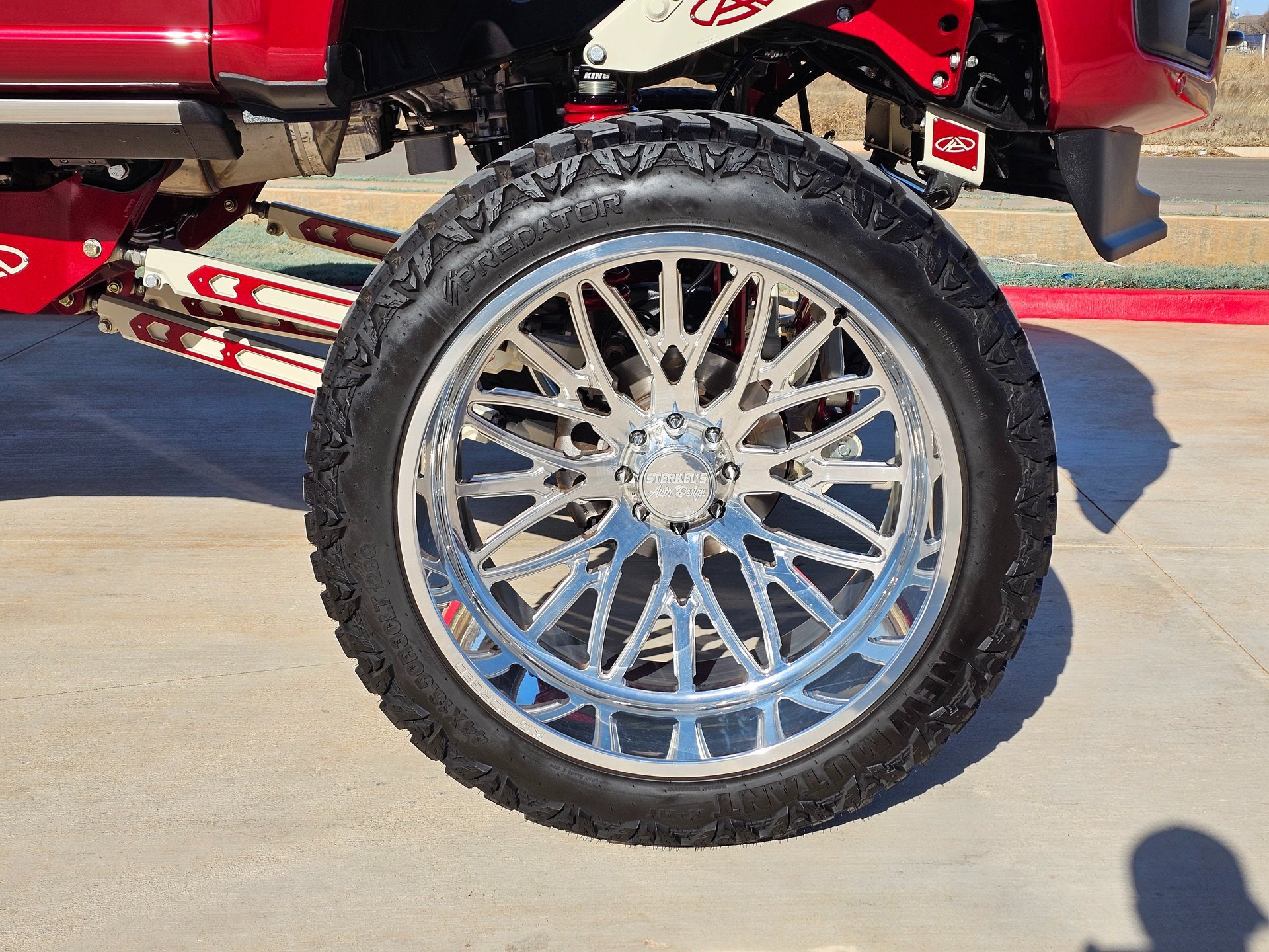 Used 2025 Ford F250 Platinum w/ FX4 Off-Road Package image 39