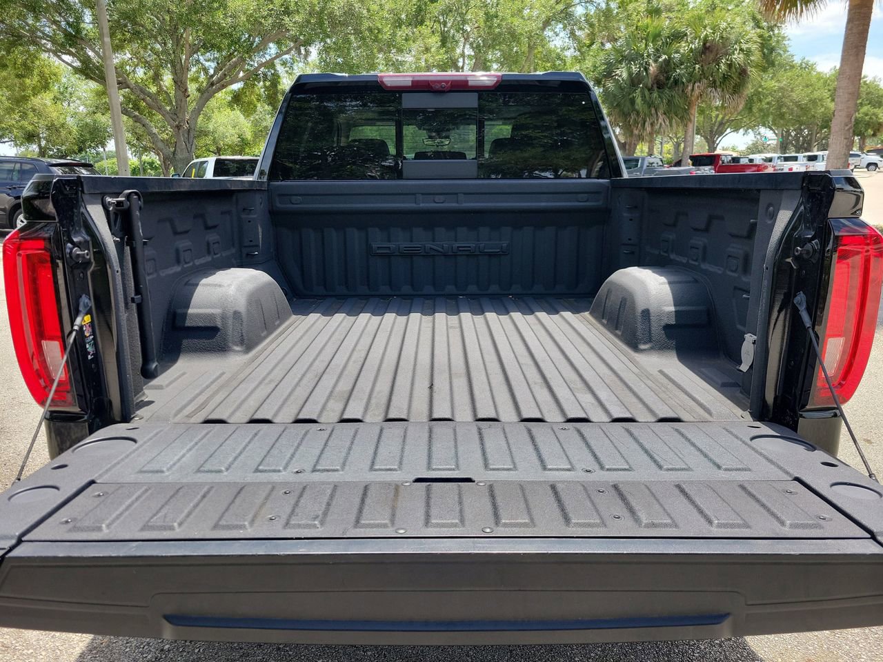 Used 2024 GMC Sierra 1500 Denali w/ Denali Reserve Package image 8