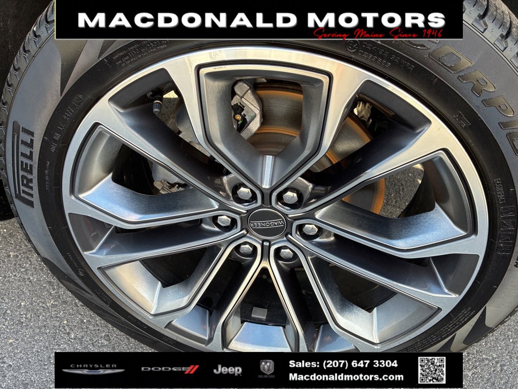 Used 2024 Jeep Grand Wagoneer Series III w/ HD Trailer Tow Package image 5