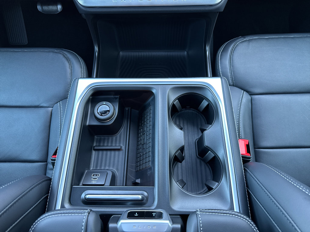 New 2025 Ford Expedition Max Platinum w/ Stealth Performance Package image 21