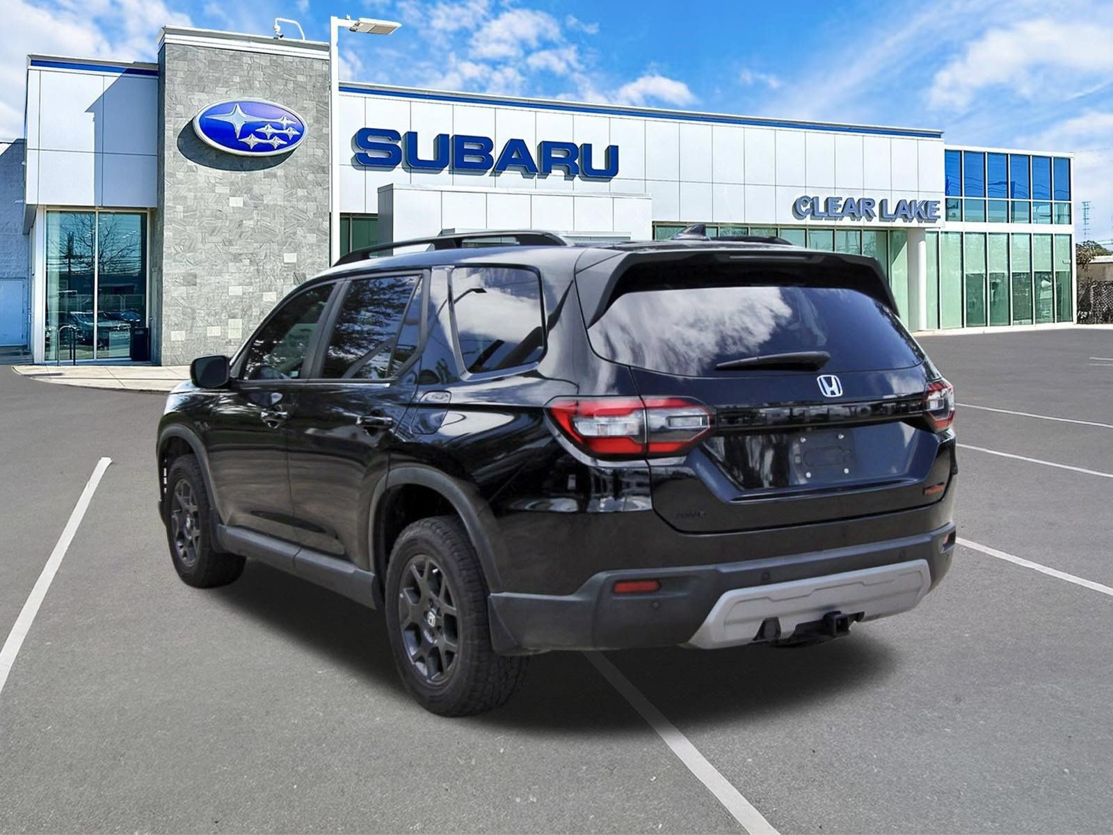Used 2024 Honda Pilot TrailSport image 4