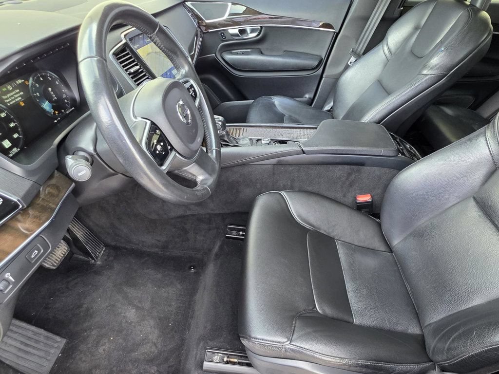 Used 2018 Volvo XC90 T6 Momentum w/ Convenience Package AWD/4WD image 6
