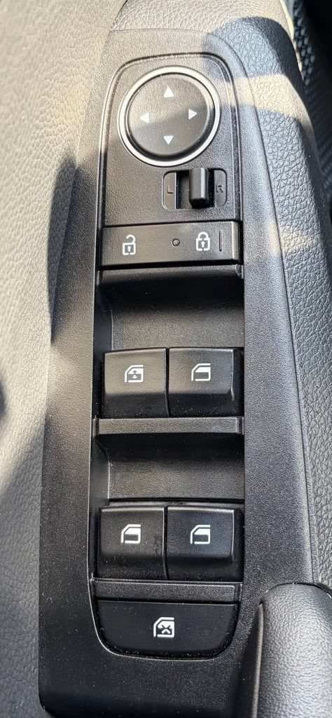 Used 2023 Kia Seltos SX AWD/4WD image 17