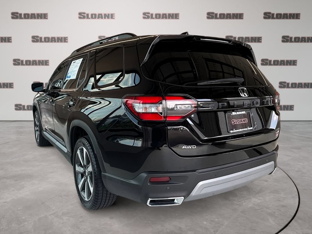 Used 2023 Honda Pilot Elite image 3