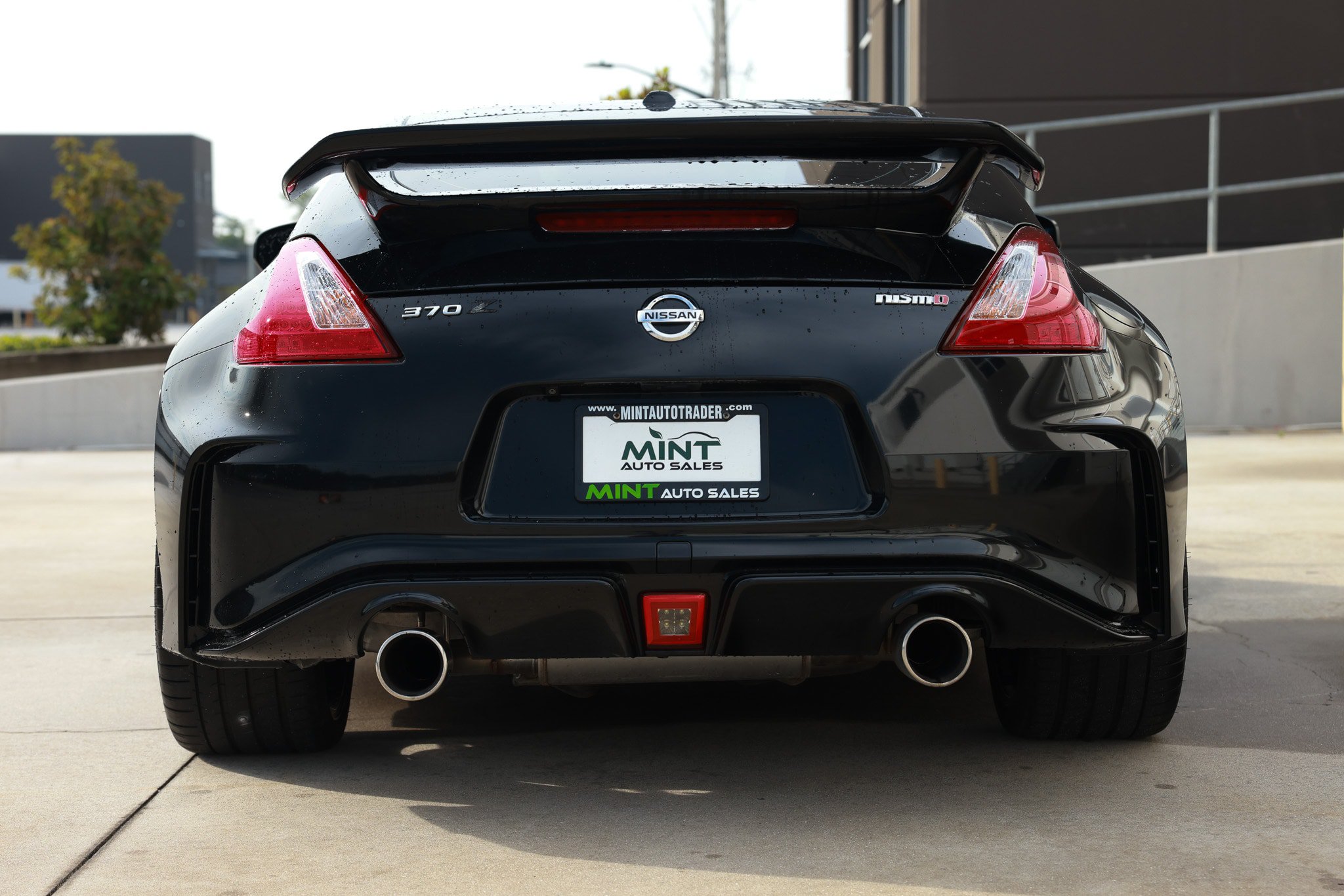 Used 2016 Nissan 370Z NISMO RWD image 11