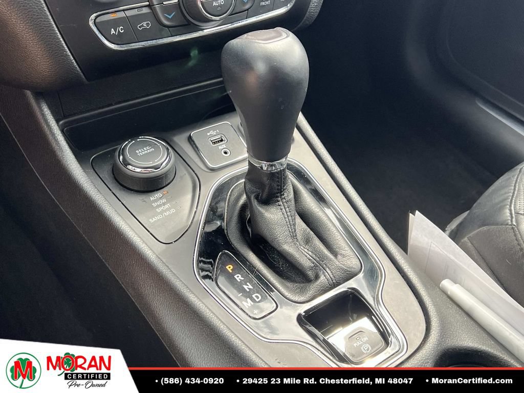 Used 2020 Jeep Cherokee Limited AWD/4WD image 23