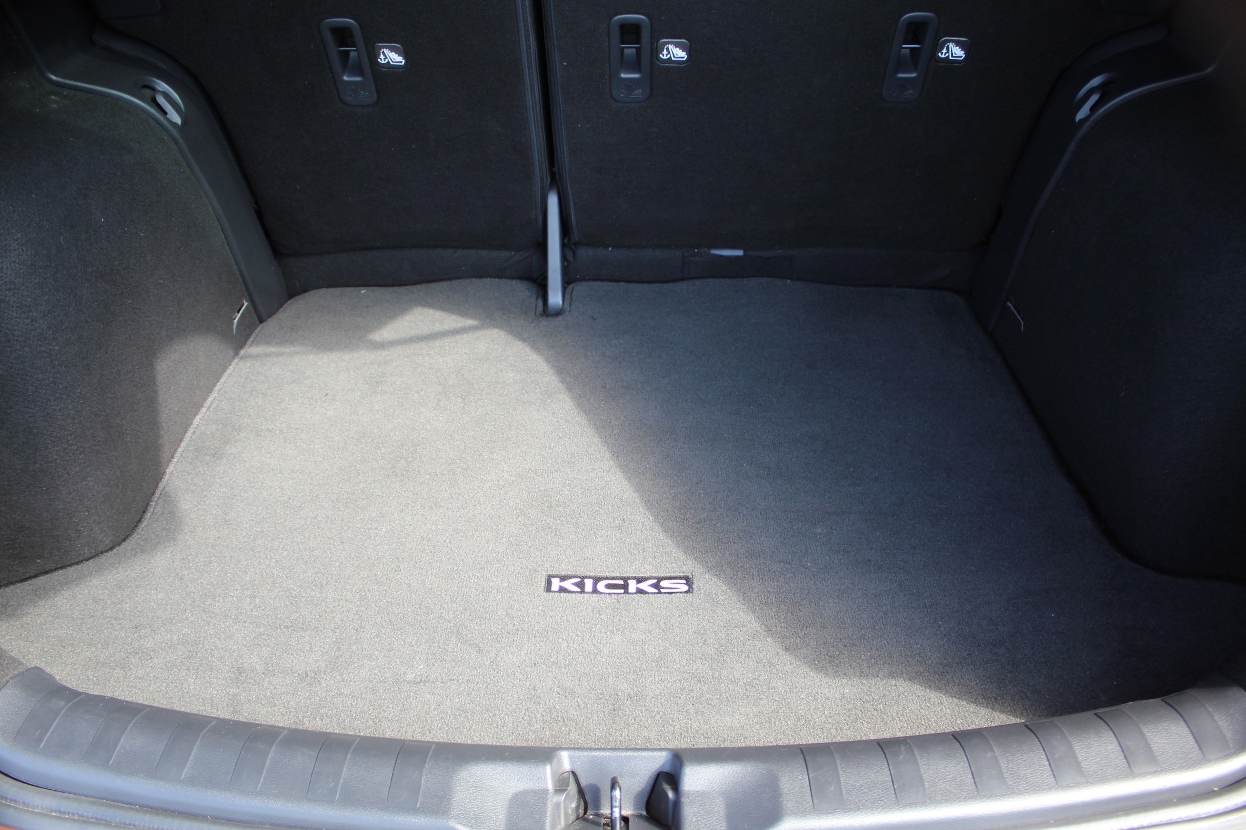 Used 2022 Nissan Kicks SV FWD image 17