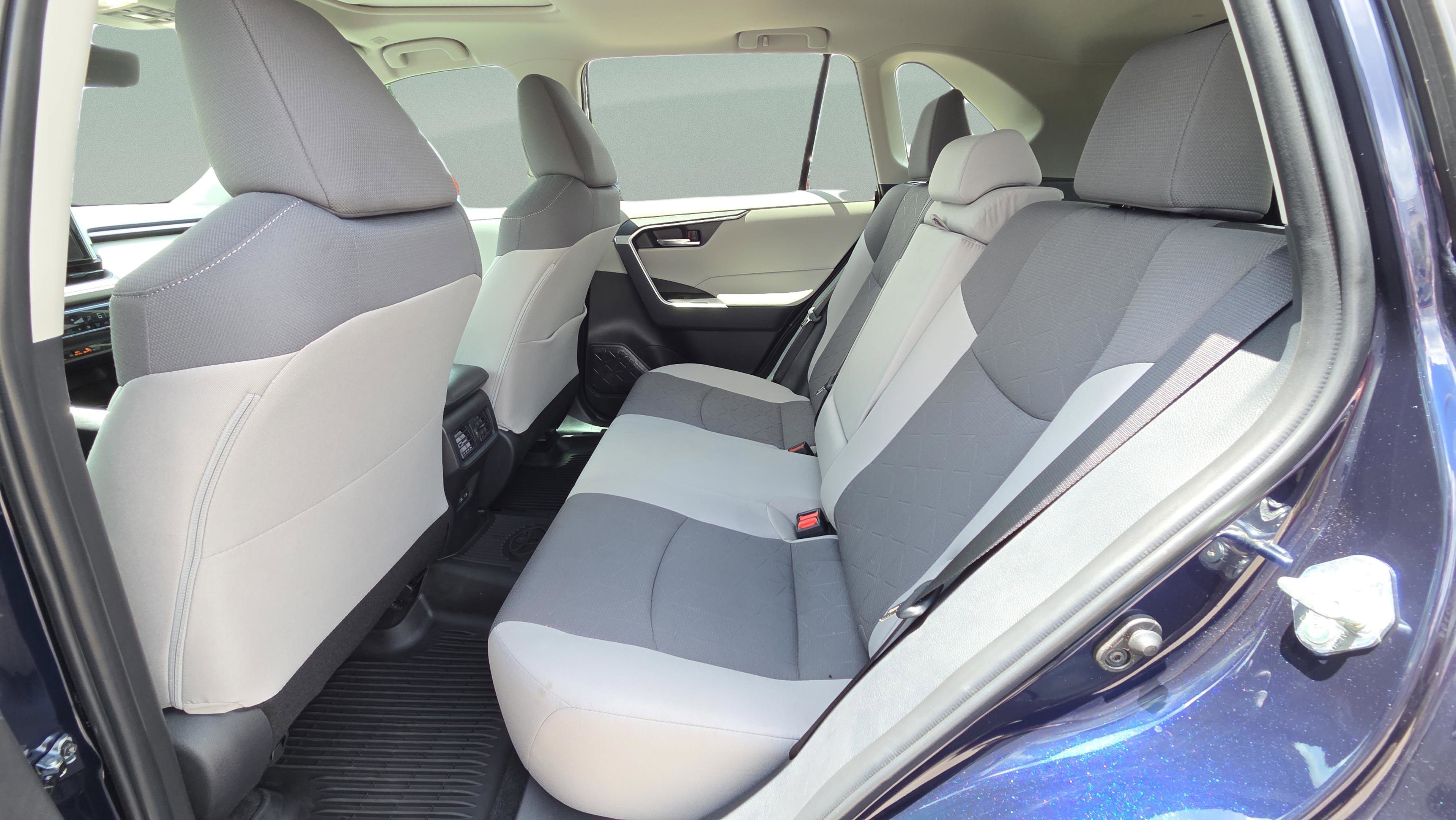 Certified 2025 Toyota RAV4 XLE w/ Convenience Package FWD image 11
