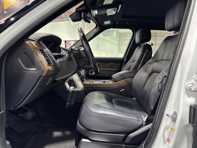 Used 2018 Land Rover Range Rover image 9