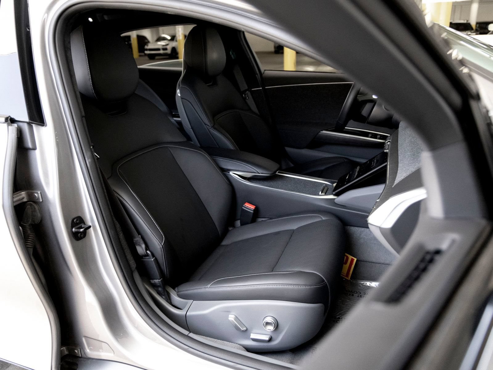 Used 2024 Lucid Air Touring AWD/4WD image 26