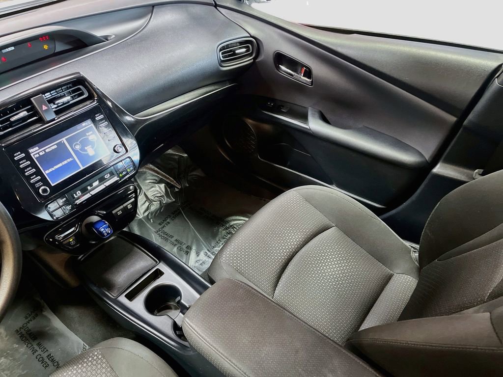 Used 2020 Toyota Prius LE AWD/4WD image 21