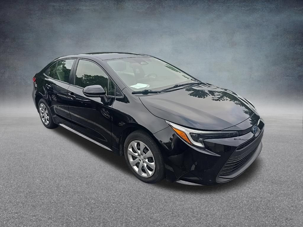 Used 2023 Toyota Corolla LE FWD image 9