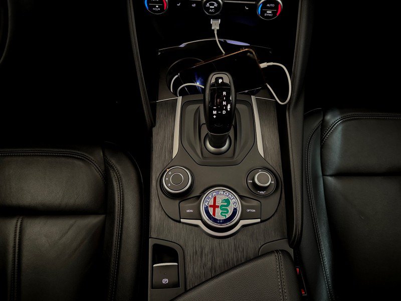 Used 2019 Alfa Romeo Giulia AWD image 24
