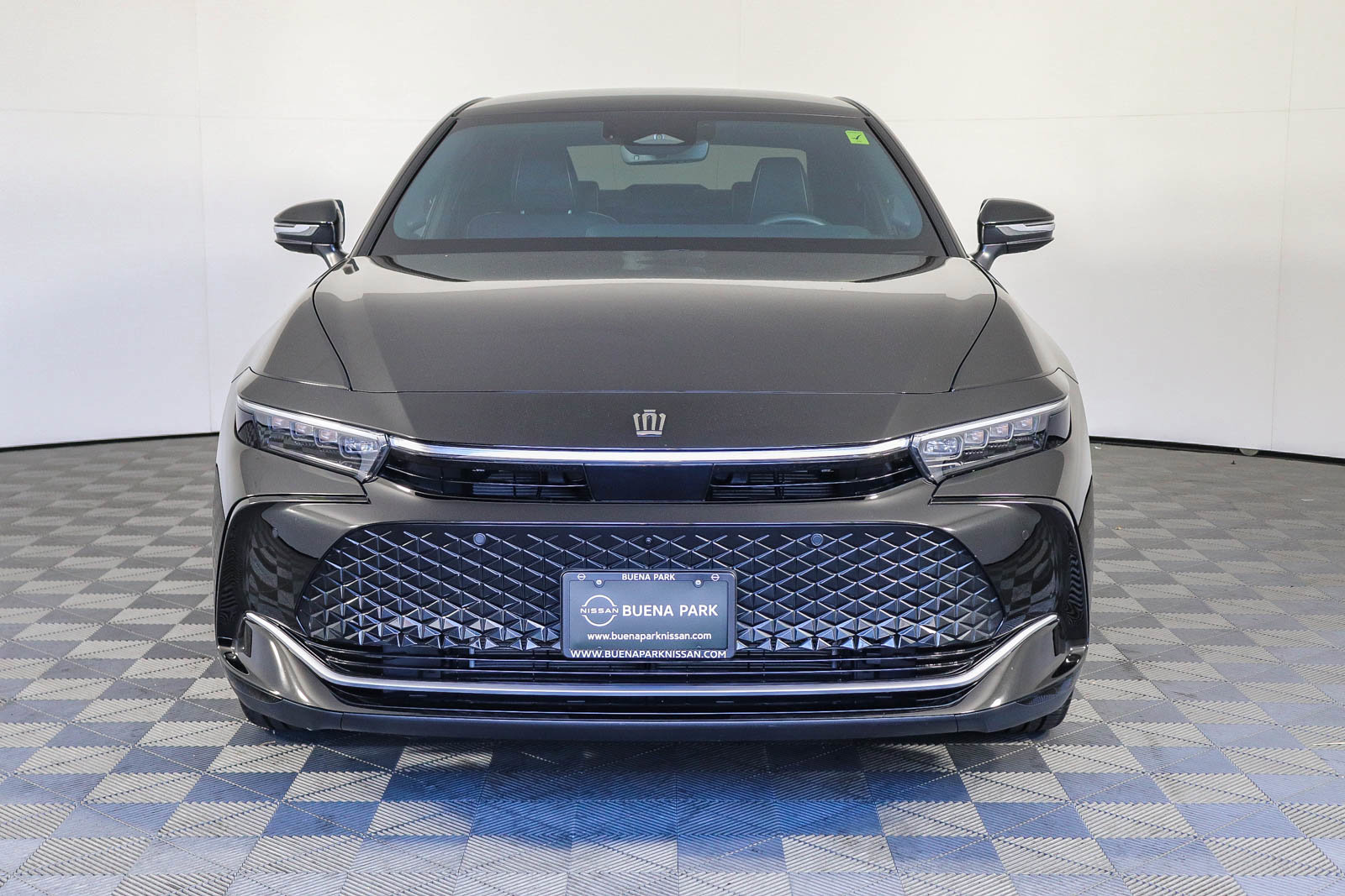 Used 2023 Toyota Crown XLE image 4