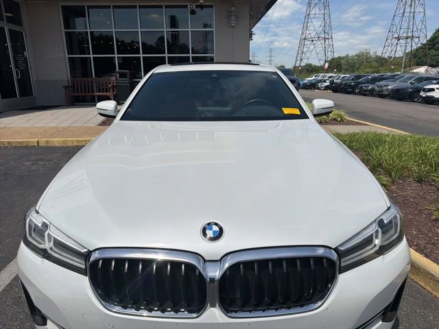 Used 2021 BMW 530i xDrive w/ Premium Package AWD/4WD image 2