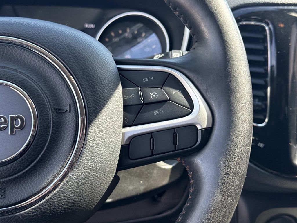 Used 2019 Jeep Compass Limited image 28