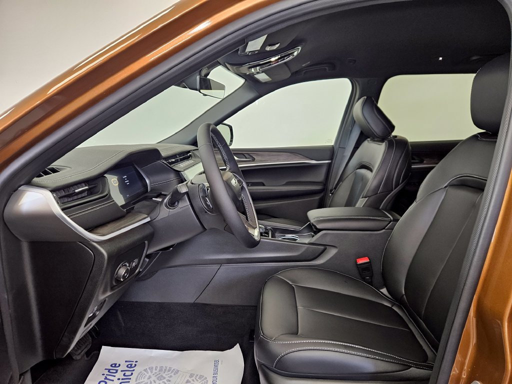 New 2026 Jeep Grand Cherokee L Limited AWD/4WD image 3