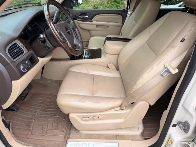 Used 2012 GMC Yukon XL Denali AWD/4WD image 15