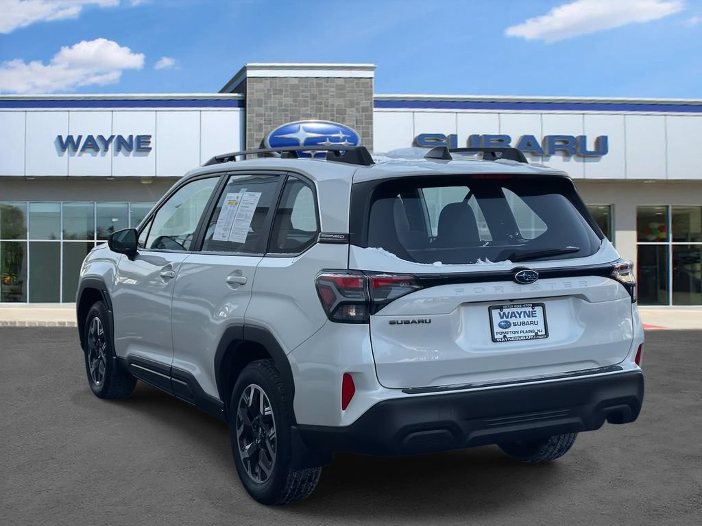 Used 2025 Subaru Forester AWD/4WD image 3