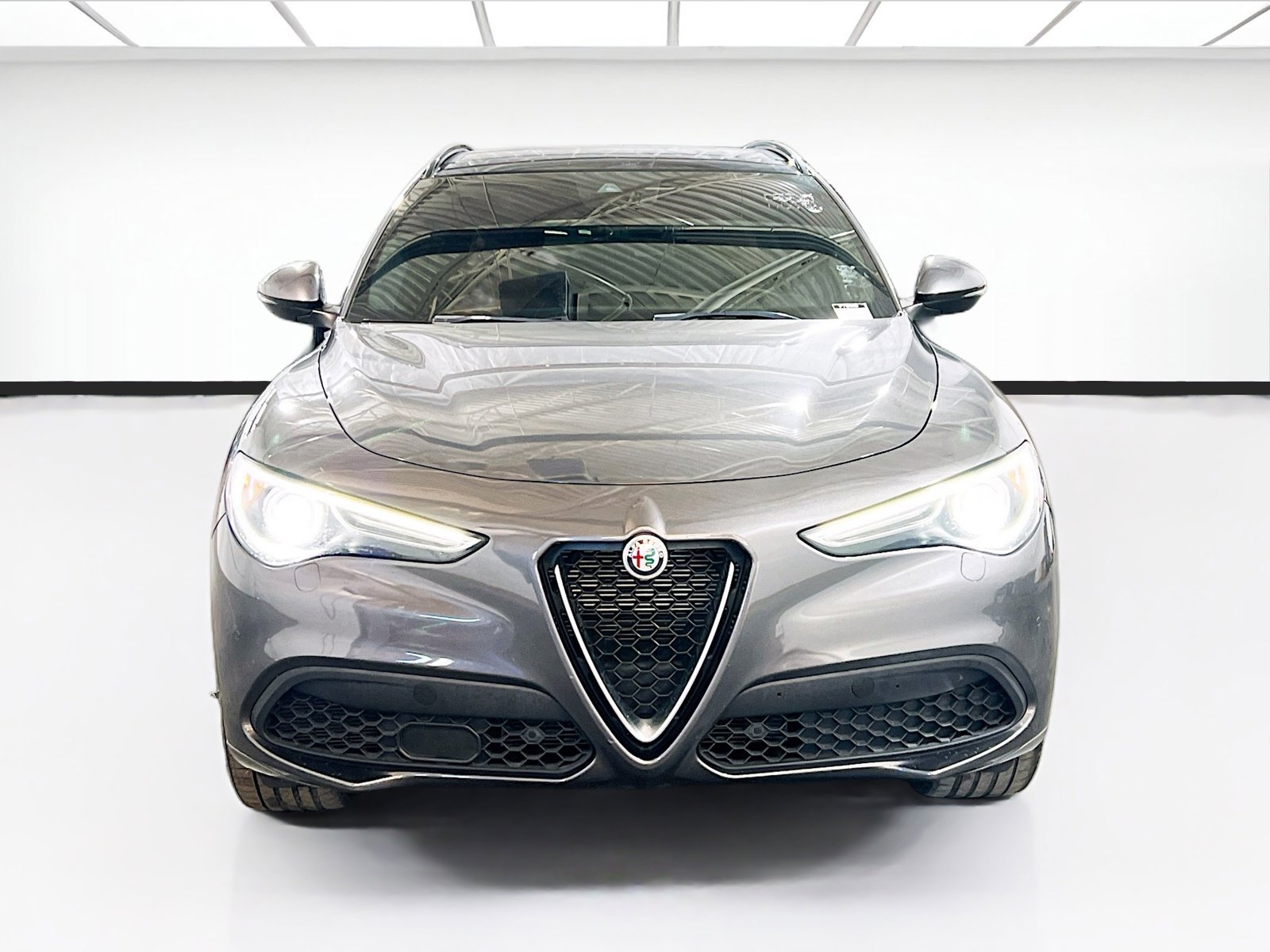 Used 2022 Alfa Romeo Stelvio Ti w/ Active Assist Plus Package image 2