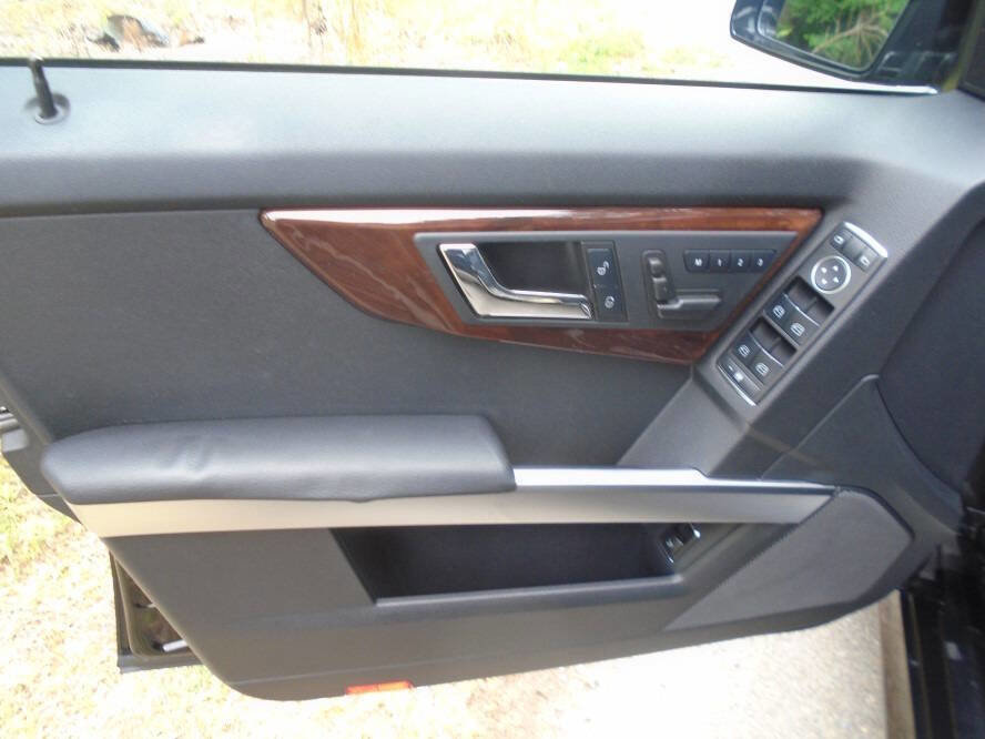 Used 2011 Mercedes-Benz GLK 350 4MATIC image 18