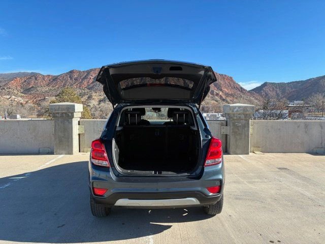 Used 2022 Chevrolet Trax LT w/ Driver Confidence Package image 8