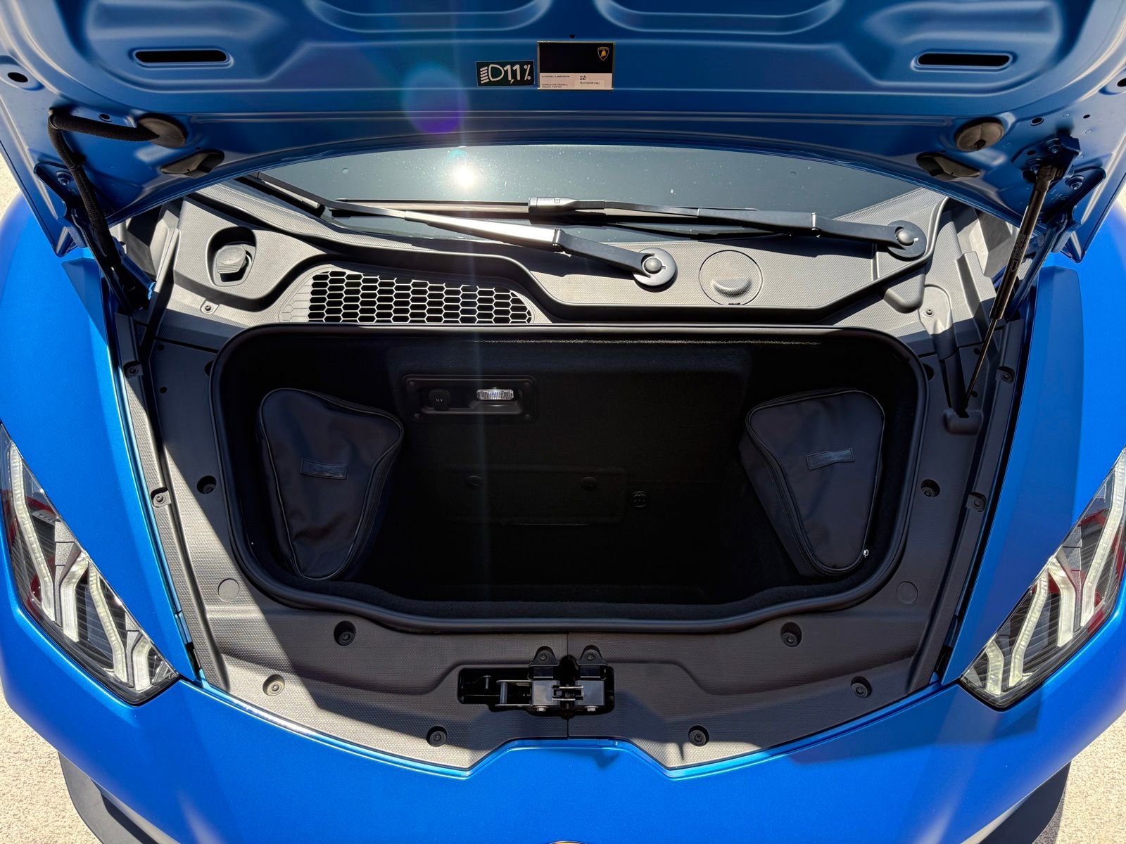 Used 2020 Lamborghini Huracan EVO RWD image 28