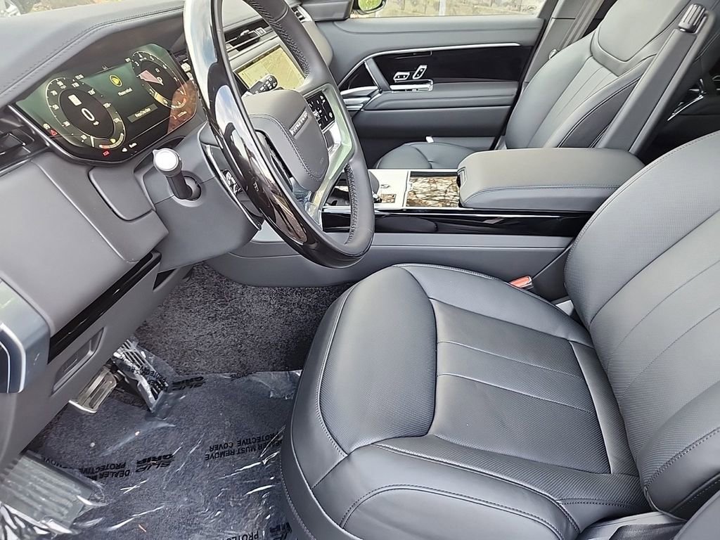 Used 2025 Land Rover Range Rover SE image 23